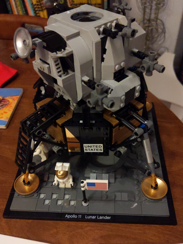 LEGO: NASA Apollo 11 Lunar Lander